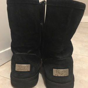 UGG Australia short zipper black boots